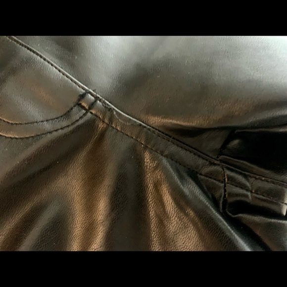 Wilfred
Melina Pant - Picture 9 of 9